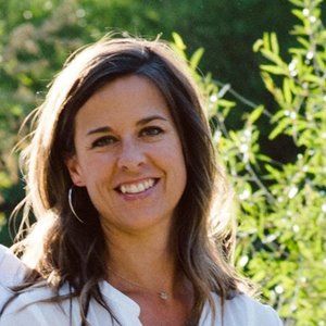 Meet your Posher, Elise